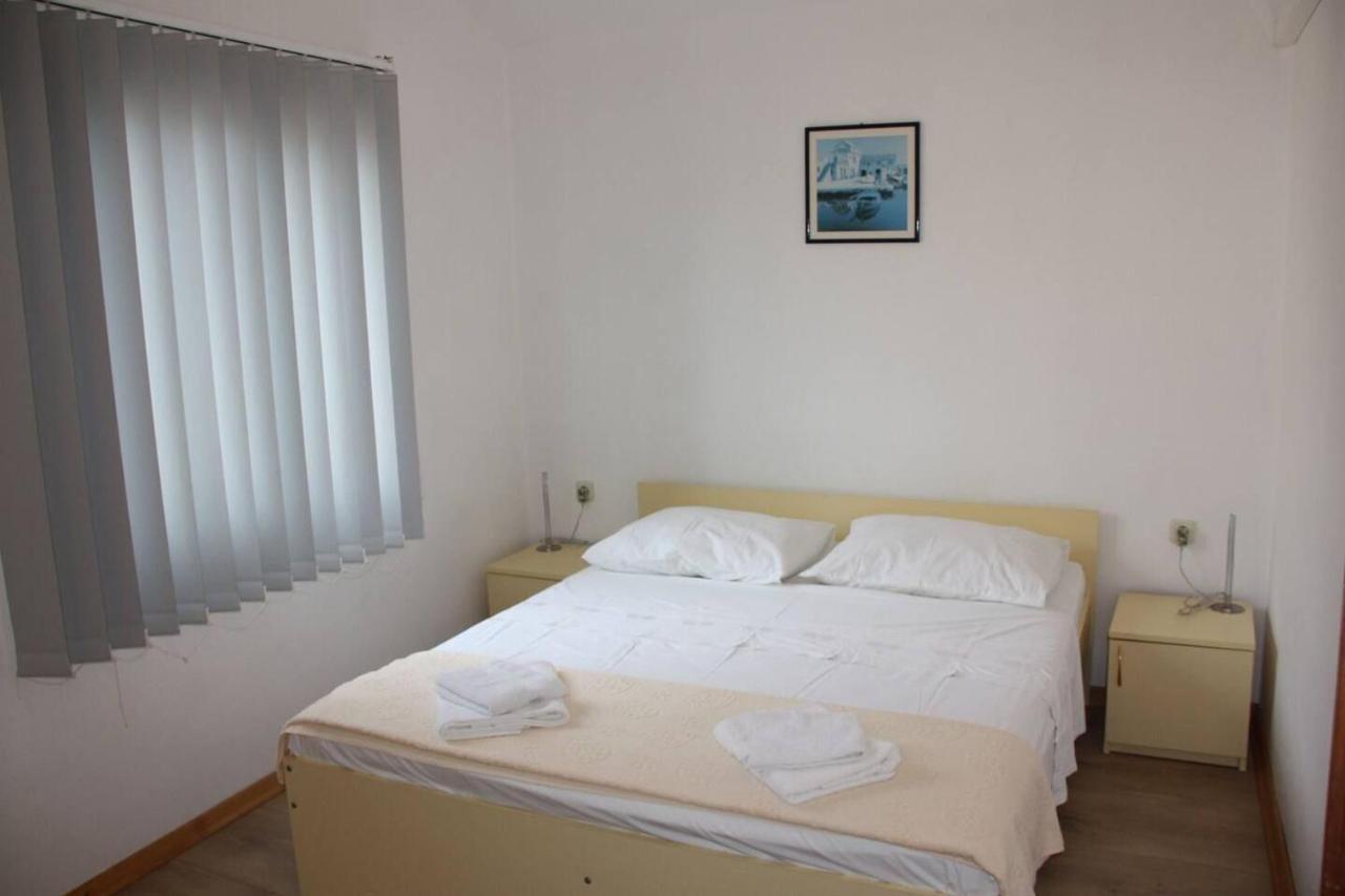 Apartments And Rooms Barbara Lastovo Екстер'єр фото